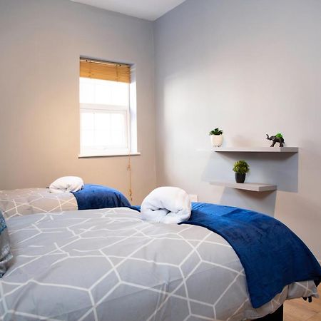 City Centre 2 Bed Flat Sleeps 3 For Work And Leisure With Free Wifi By Amazing Spaces Relocations Ltd Γουόρινγκτον Εξωτερικό φωτογραφία