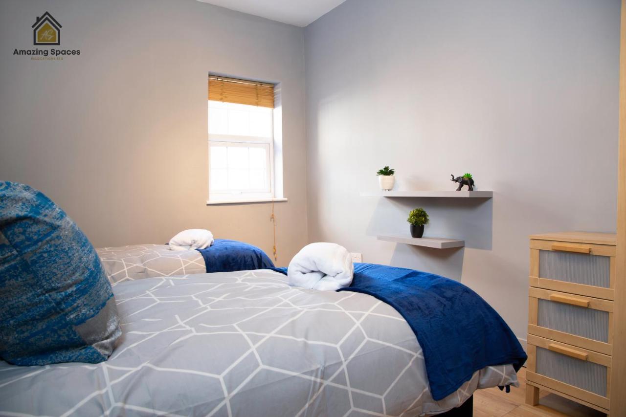 City Centre 2 Bed Flat Sleeps 3 For Work And Leisure With Free Wifi By Amazing Spaces Relocations Ltd Γουόρινγκτον Εξωτερικό φωτογραφία